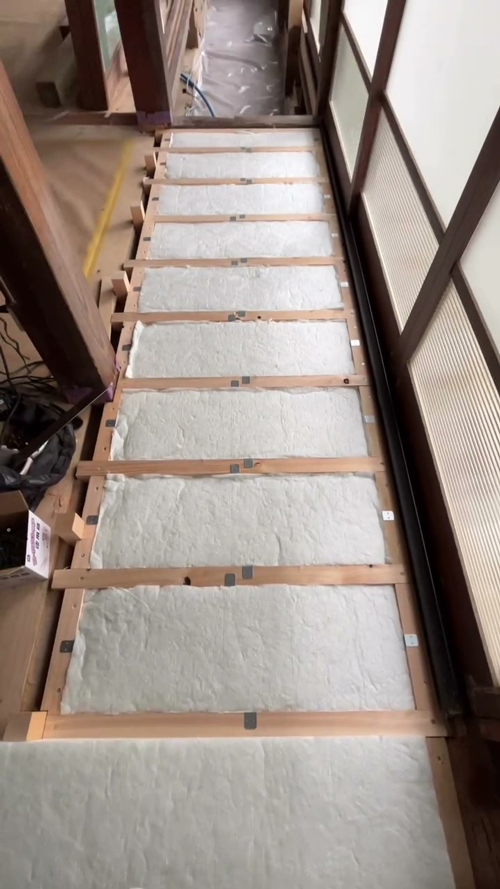 緩衝材をびっしり詰める