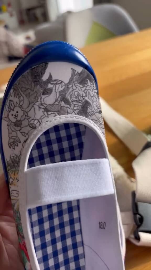 左の爪先はにゃんこ大戦争