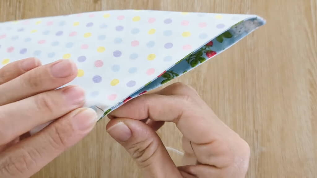 同じところを2〜3回縫う