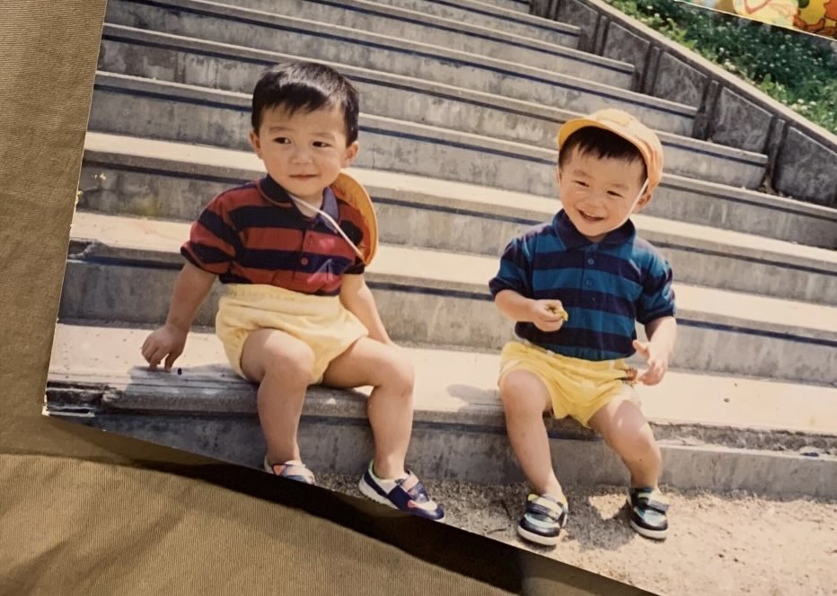 1歳のときのRyomaさんたち兄弟。2人ともかわいい！