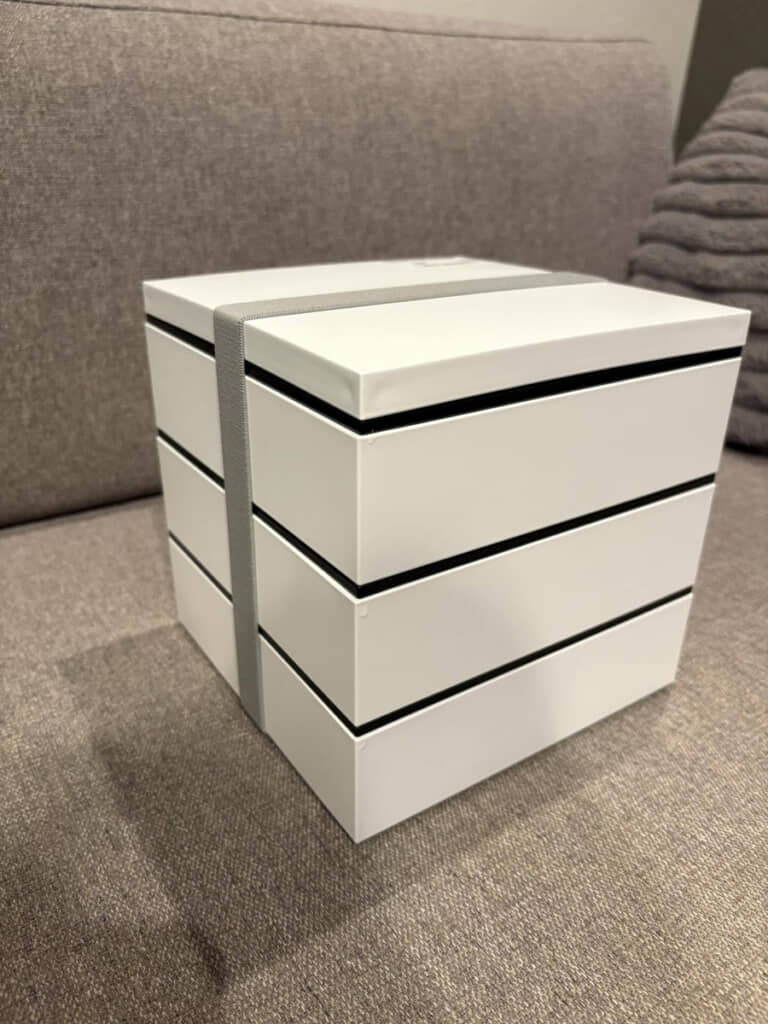 白でまとまったおしゃれな重箱