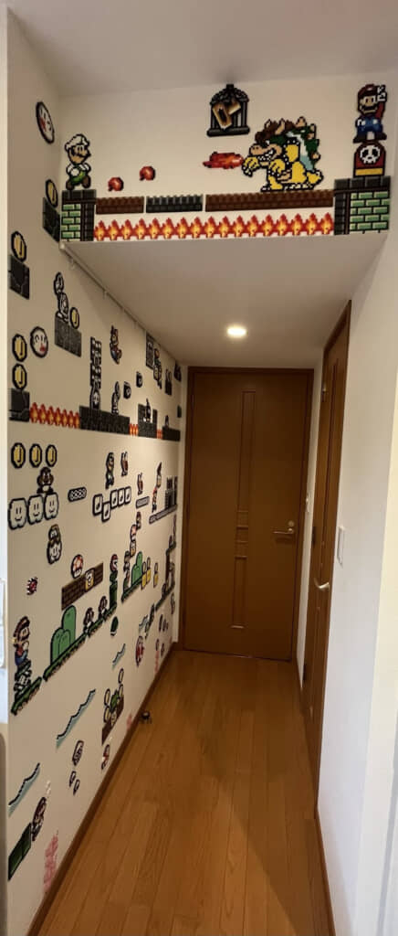 母子が一緒になってアイロンビーズで作ったのは……