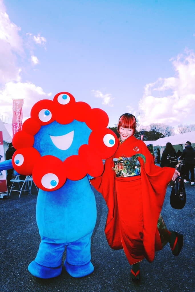 ミャクミャクと2ショット