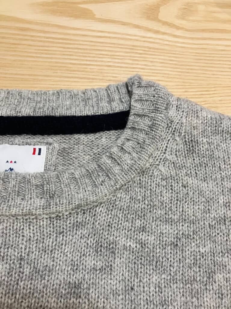 ほつれていた首元が見事に修復