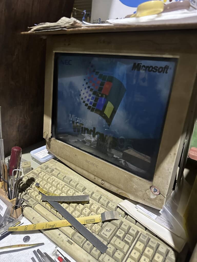 Windows 95で動いている年代物のPC