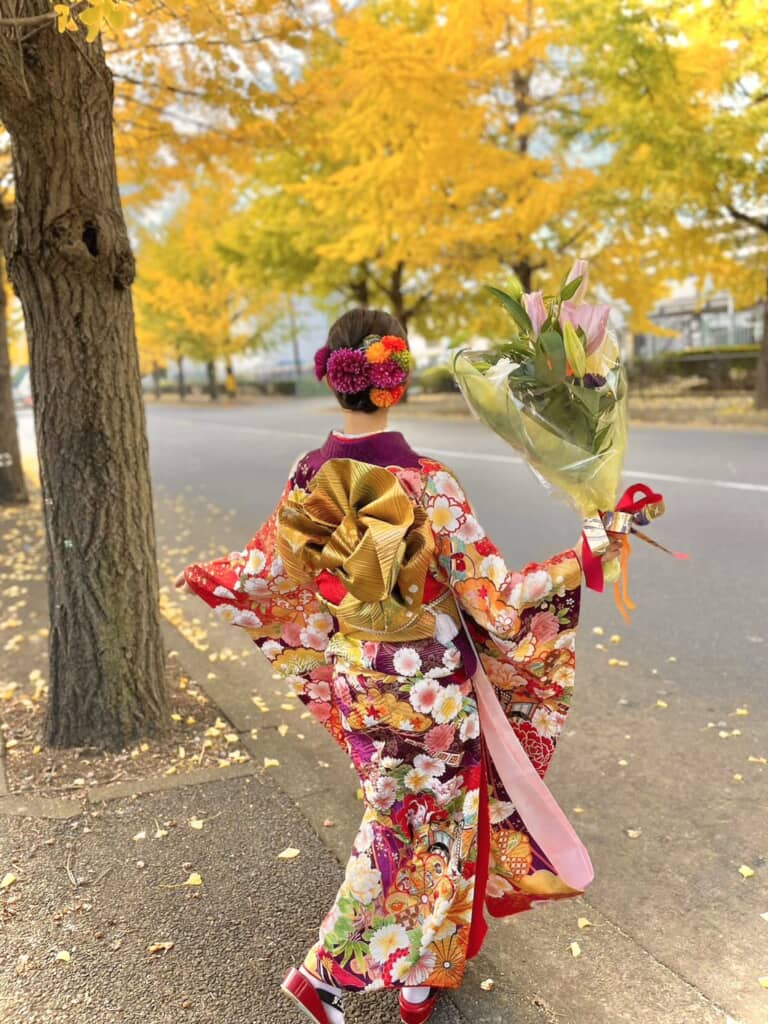 とても華やかですてきな振袖ですね