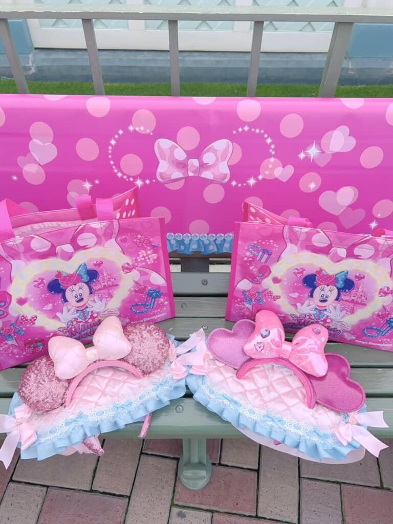 このキュートなカチューシャとヘッドドレス