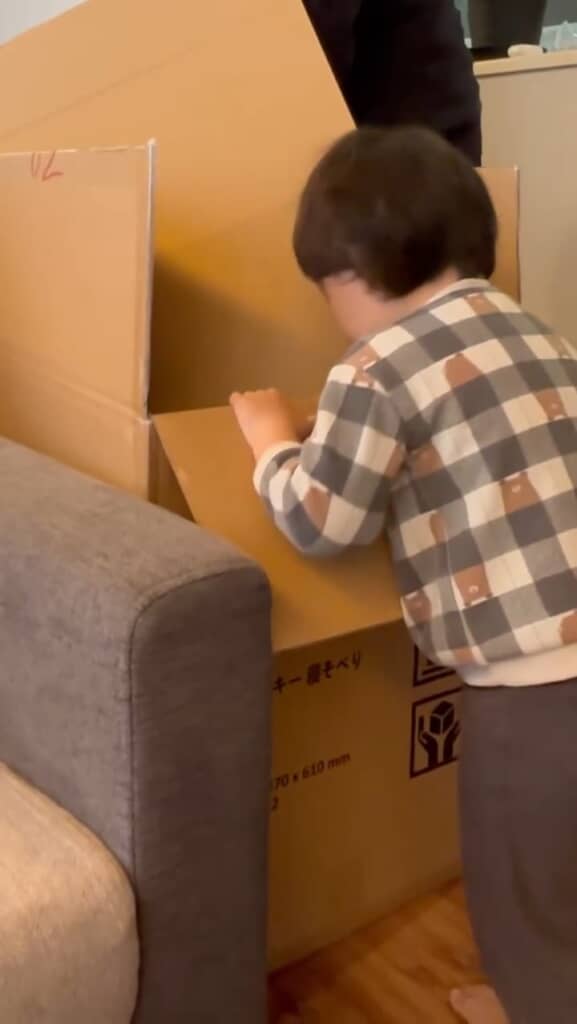 突然届いた大荷物。中身は一体……？