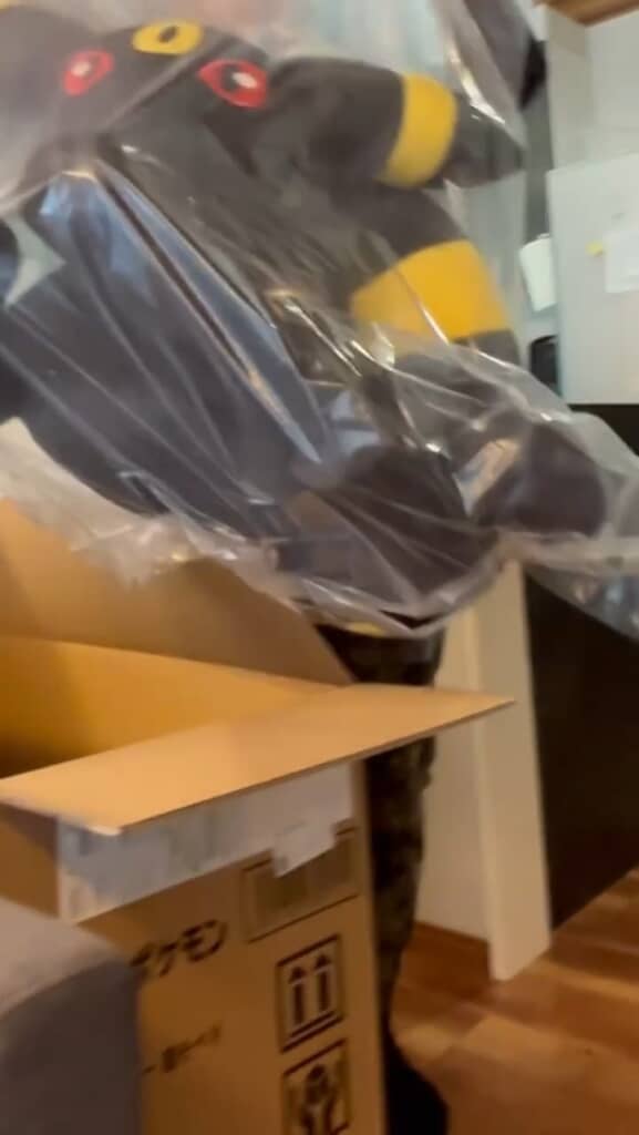 やったー！　かわいー！　でもでかすぎ～!!