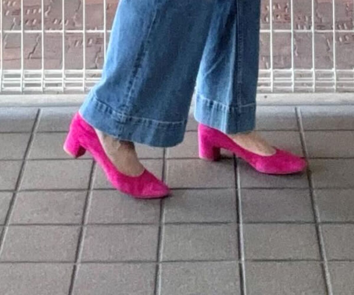 50歳ママ、ユニクロの服を着たら…… 「いやいやオシャレだし可愛すぎ」驚きのコーデに「真似したい」「完璧だわ」 | ライフスタイル ねとらぼ