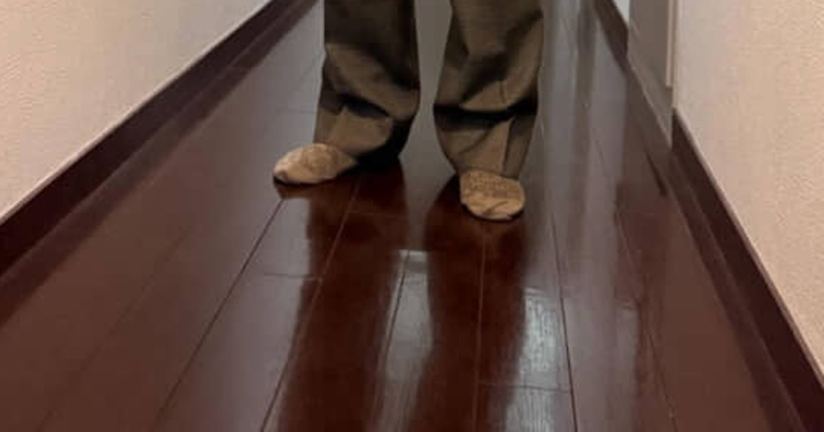 【成人式】約40年前の“おじいちゃんのスーツ”で式に臨んだら……　家族が驚いた“まさかの着こなし”に「古さを感じさせない」「最高」（1/2） | 男性 ねとらぼ