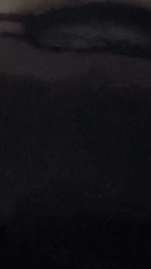 中は真っ暗……