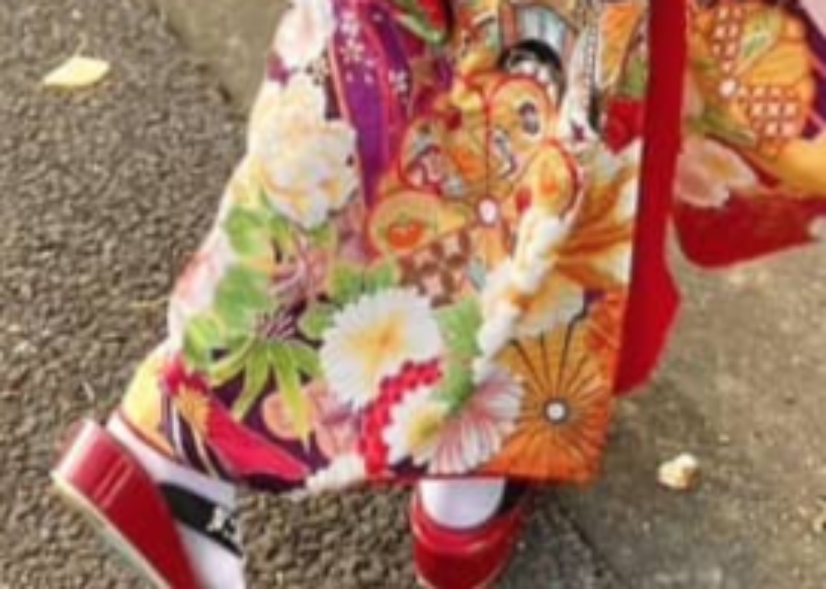 【成人式】ママが買ってくれた振袖で式へ→“両家顔合わせで着たい”ほどの存在感に「もうこれ以上はない」「お召しなさいな」（1/3） | ライフスタイル ねとらぼ