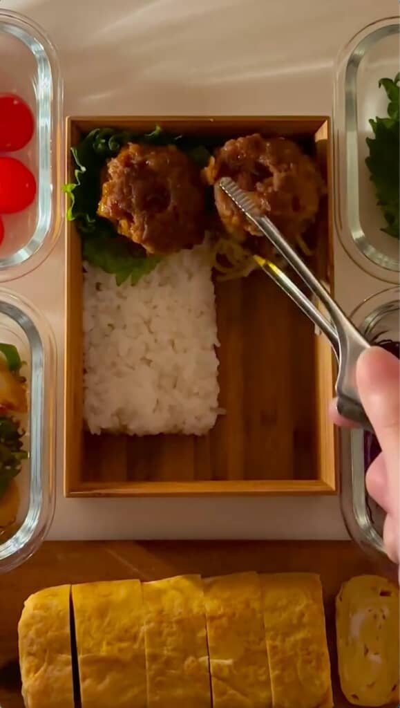 メインの照り焼きつくねをセット