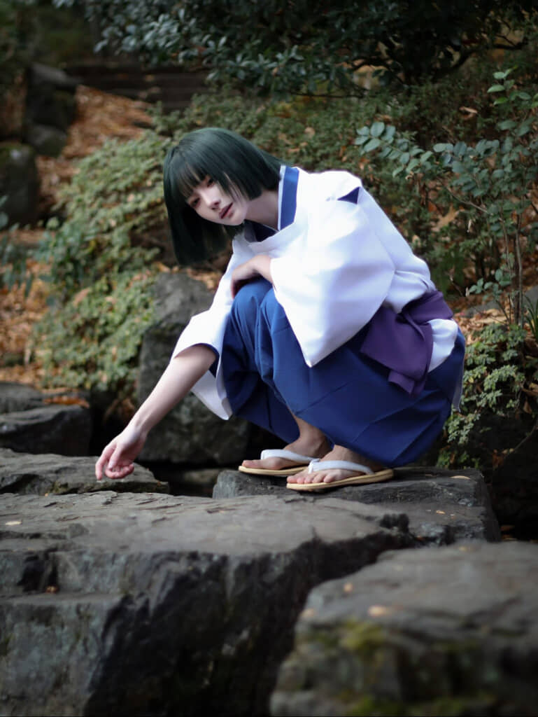 背景にもこだわって撮影しているもよう