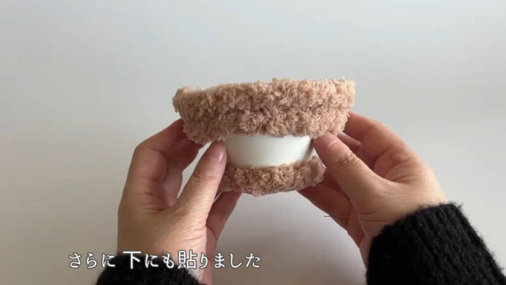 ワイヤーモールは器の外側に巻いて貼りました