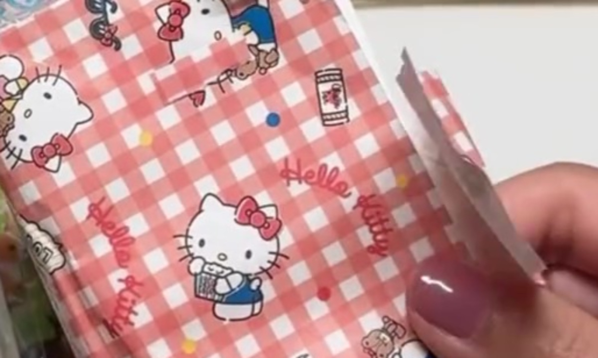 小3娘が折り紙で作ったシール帳→ママが平成シールを貼ってみると……「いいなぁ、こういうの」「もうかわいくてかわいくて」(1/3) | ライフスタイル ねとらぼ