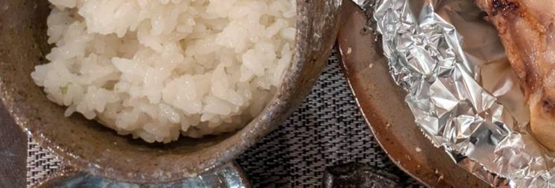 急に宿泊客が来られなくなった民宿の“550円の夕食”に驚がく　まさかの光景に「うわあああ」「すぐにでも行きたいw」（1/3） | グルメ ねとらぼ