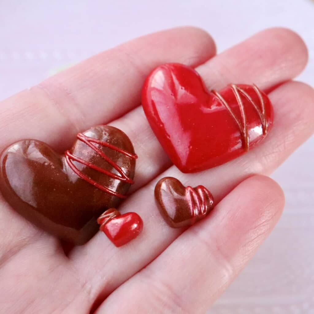 ガラスを焼いて作ったミニチョコレート