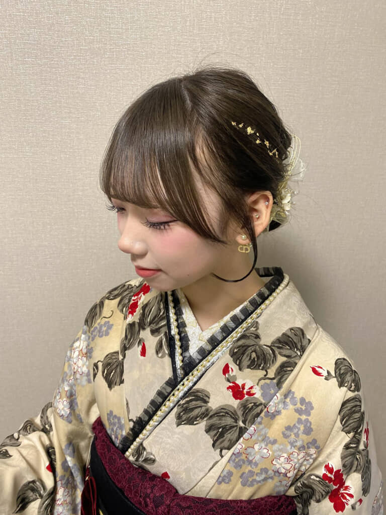 デザインや配色が振袖にぴったり