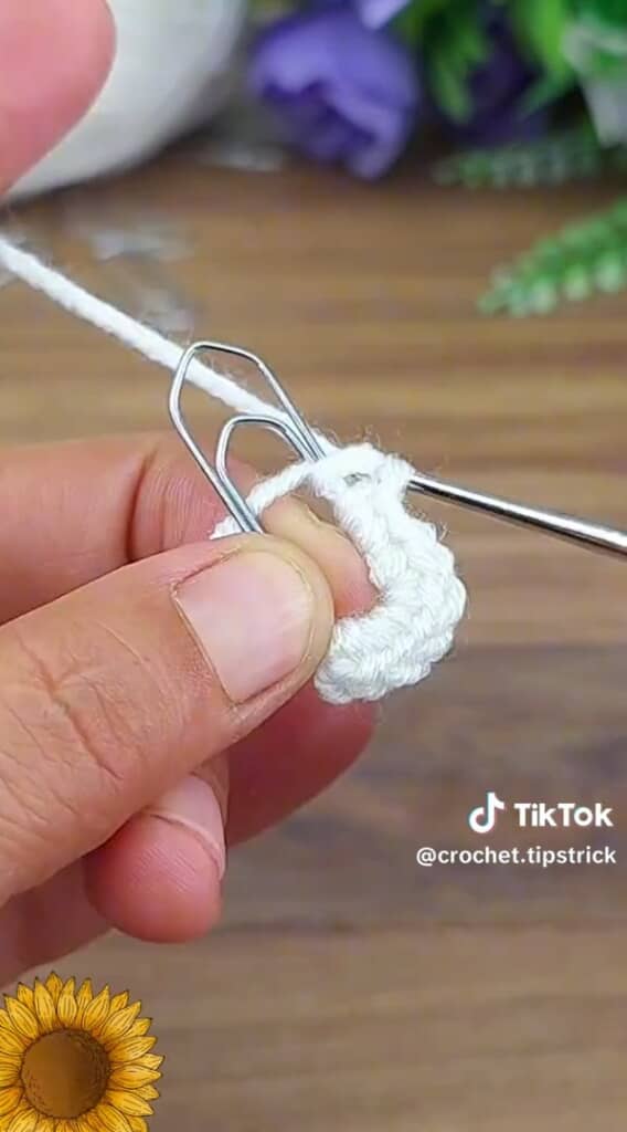 クリップを包むように