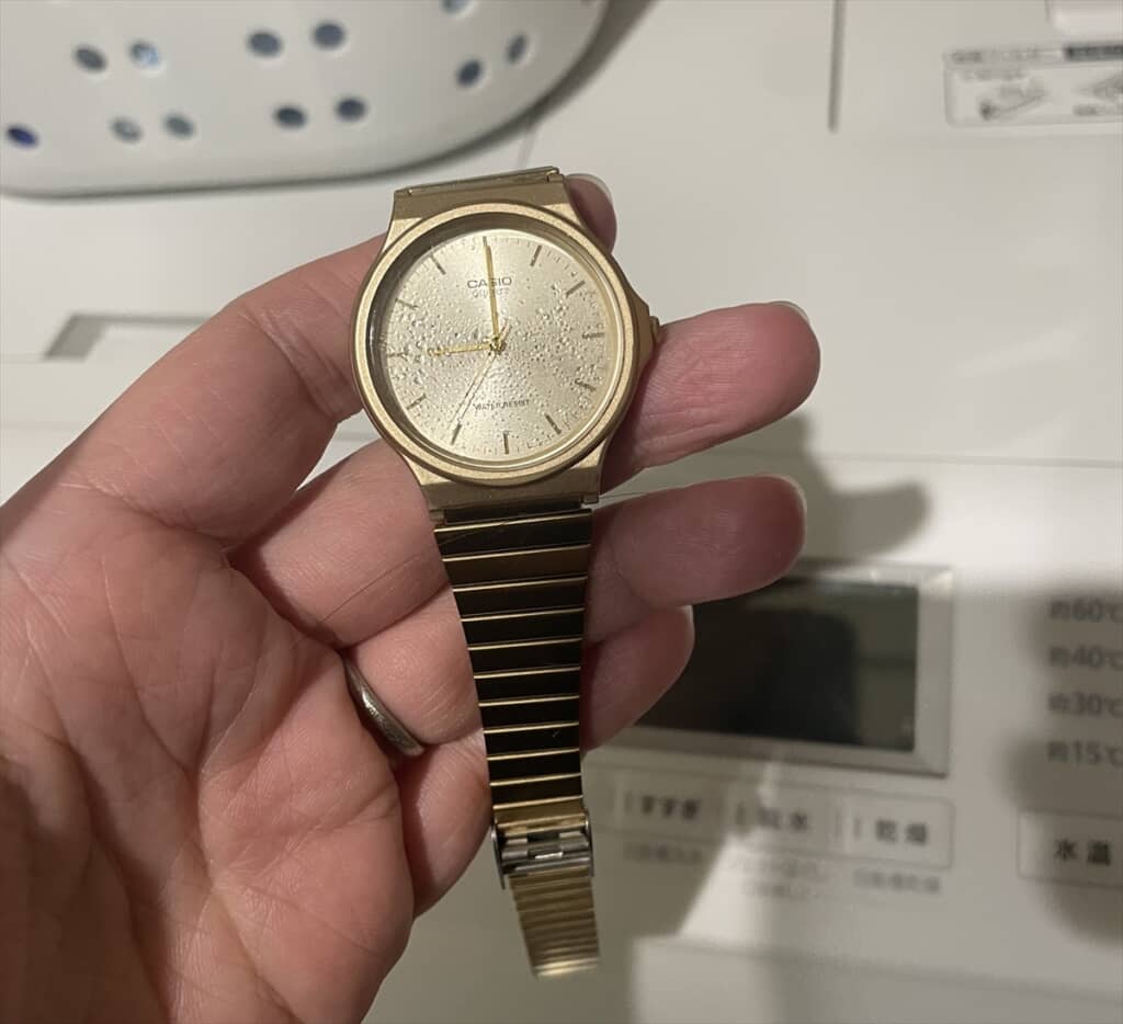 洗濯機で洗っても壊れなかった3000円のチープカシオ
