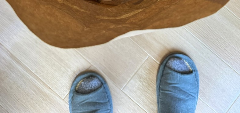 夫宛に届いた荷物を開けてみたら……