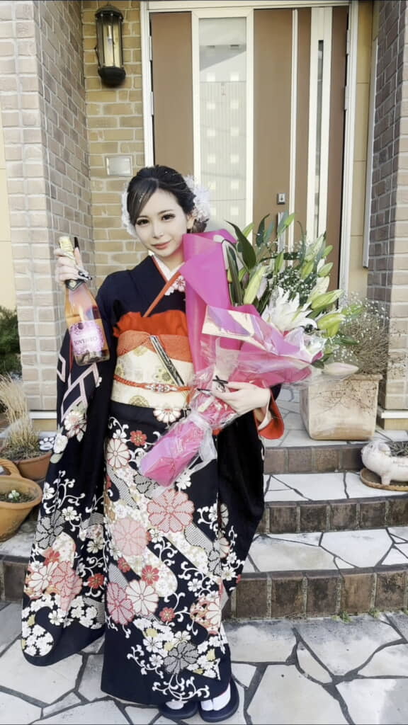 7年後には妹の恋歌さんが身にまといました