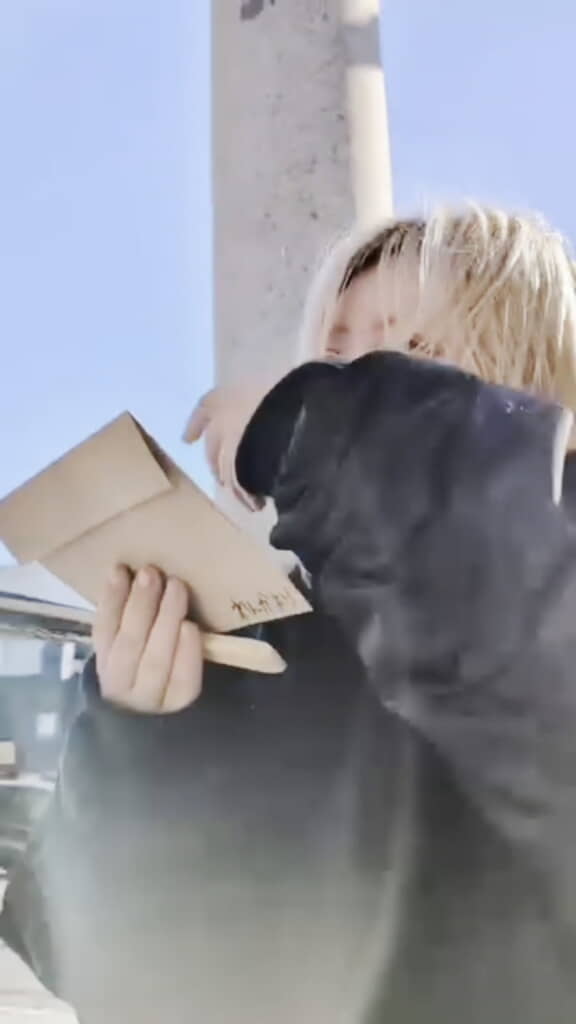 そして渡されたのは……