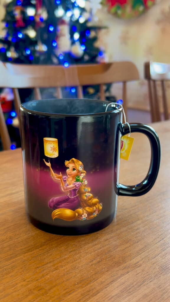 少しずつラプンツェルの周りが明るくなっていき……