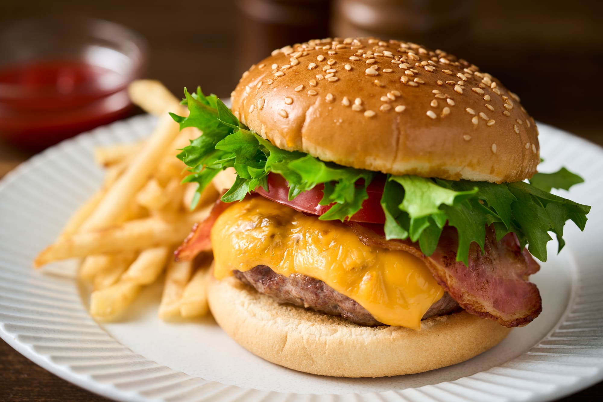 “ハンバーガーがおいしい”と思う「ハンバーガーチェーン」はどこ？　3つのチェーンを紹介！ | グルメ ねとらぼ