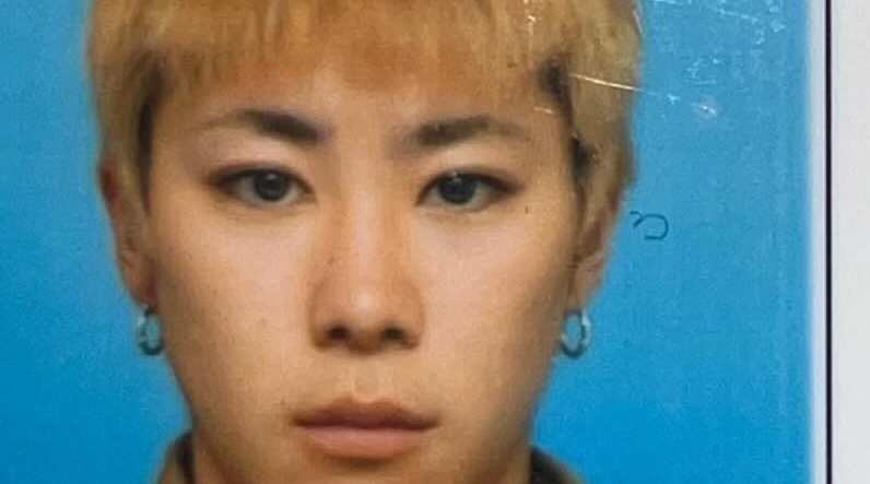 金髪のあどけない青年→5年後……「うおお」　免許証の“まさかの変化”に「かっこよすぎて笑ったwww」「ゲームのキャラ感好きです」（1/2） | ライフスタイル ねとらぼ