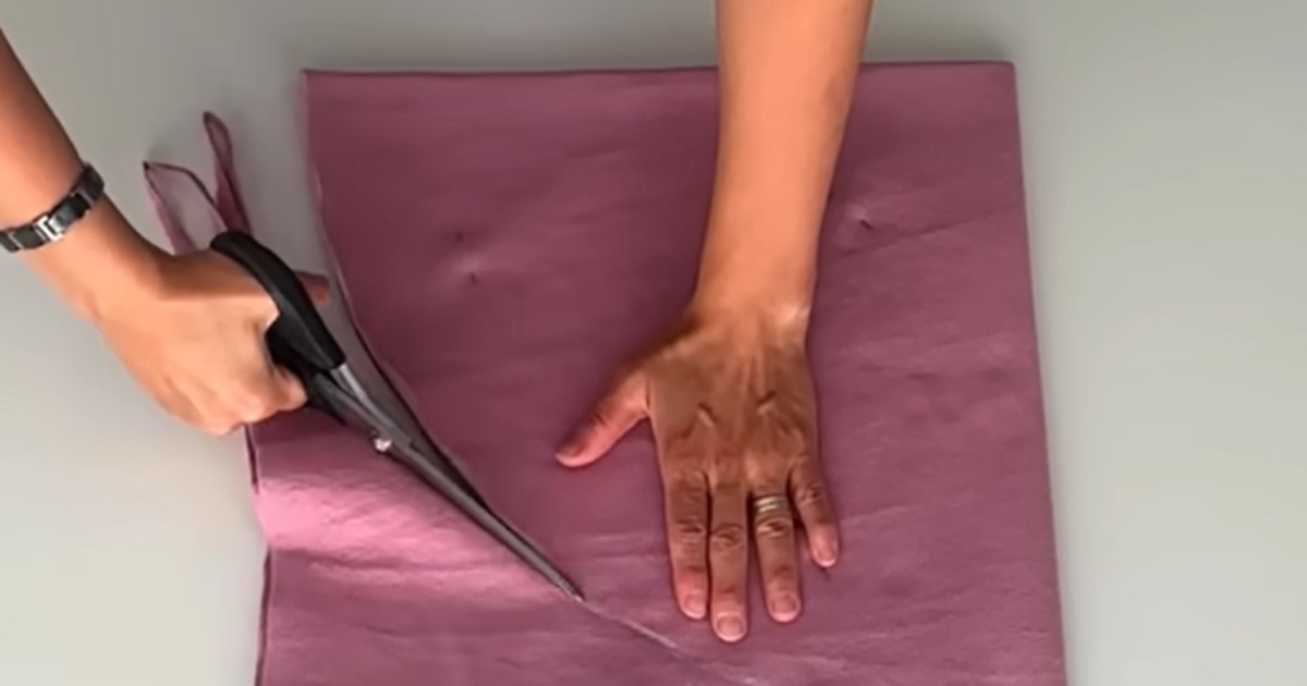 70センチ四方の布、丸く切って縫い合わせると……　まさかのアイテム完成に　「こういうの待ってた」「なんて美しいの！」【海外】（1/3） | ハンドメイド ねとらぼ