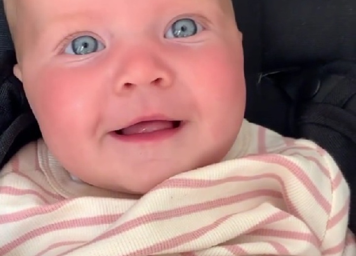 吸い込まれそうなブルーの瞳の赤ちゃん→4年後……　驚きの瞳の色の変化に「うわあああ！」「本当にすごい」【海外】（1/3） | 育児 ねとらぼ