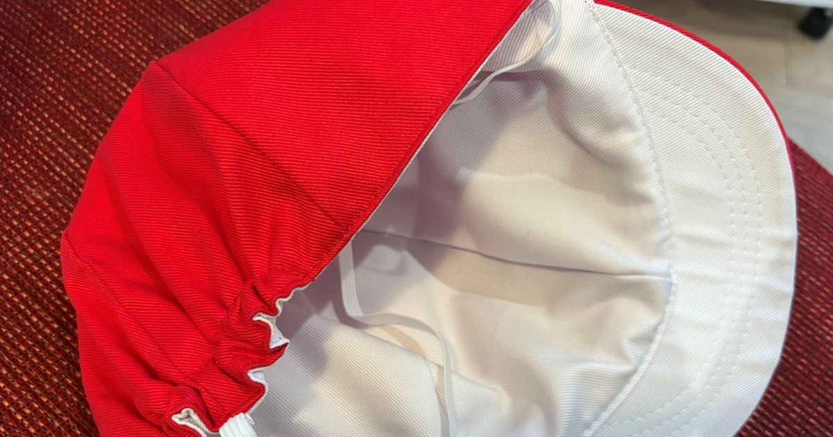 夫に「赤白帽子の名前書いて」と頼んだら……　まさかの仕上がりに「申し訳ないけど笑った」「逆に気づかれなさそう」と987万表示 | ライフスタイル ねとらぼ