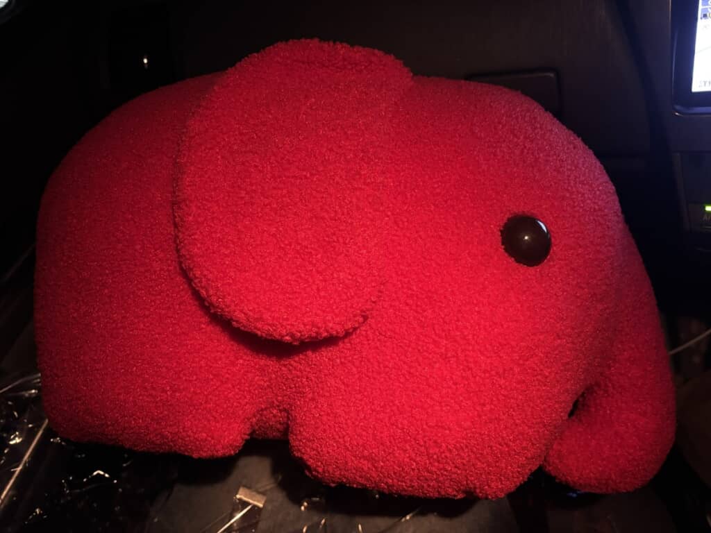 どでかい“どむぞうくん”のぬいぐるみ！