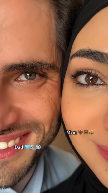 青い色の瞳のパパと茶色の瞳のママ