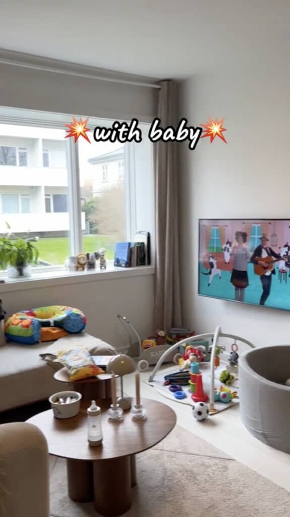 子どもが生まれたあとの部屋。整然としていた空間に大量のベビー用品が！