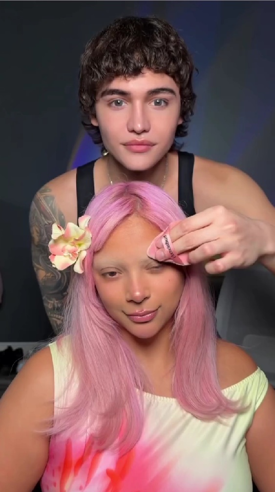 眉を消していきます