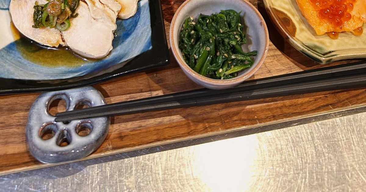 家でご飯を食べてくれない高校生息子→ママが本気を出したら……「そりゃ家で食べますわ」　驚きの食卓がもはやプロ級「店よりスゴイ」「羨ましい!!」（1/2） | ライフスタイル ねとらぼ