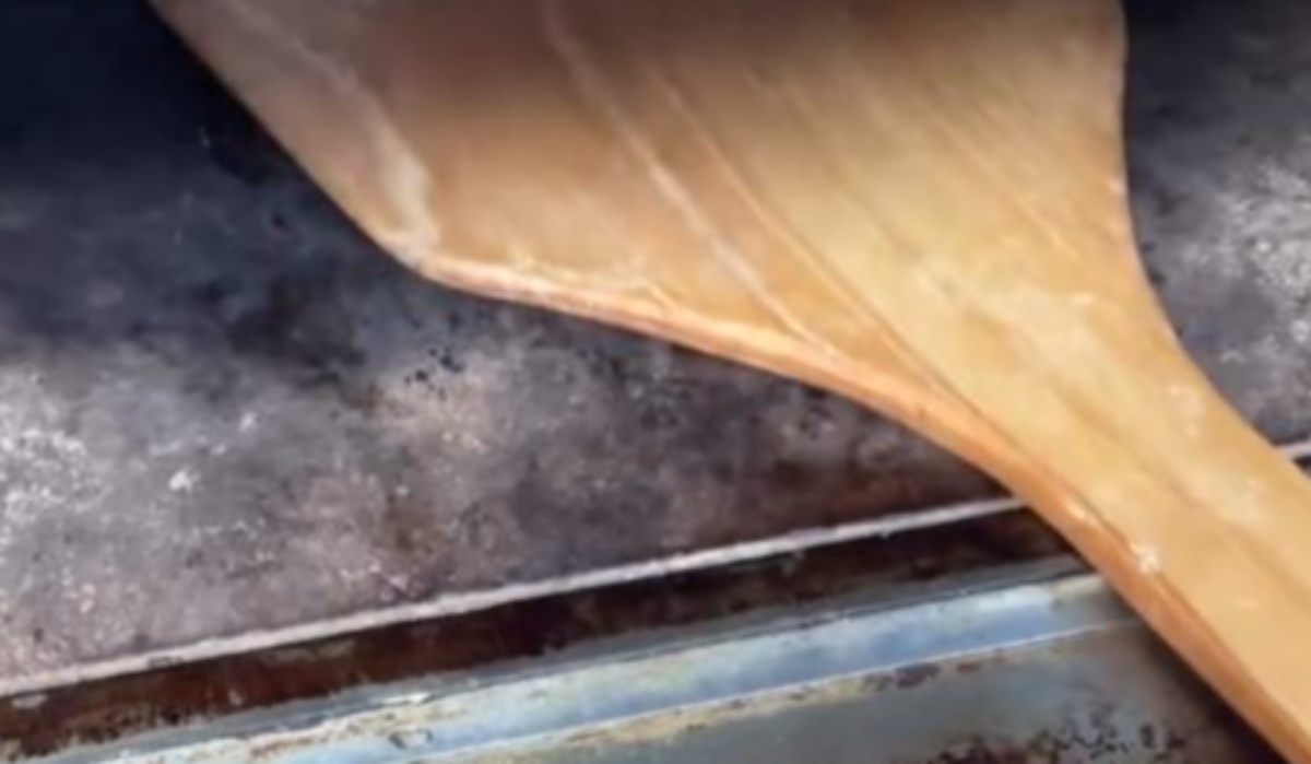 パン屋店主がオーブンを開けてみたら……　中から発見された“驚きの物体”に「爆笑です」「忘れられた存在の悲しさよ」（1/3） | ライフスタイル ねとらぼ