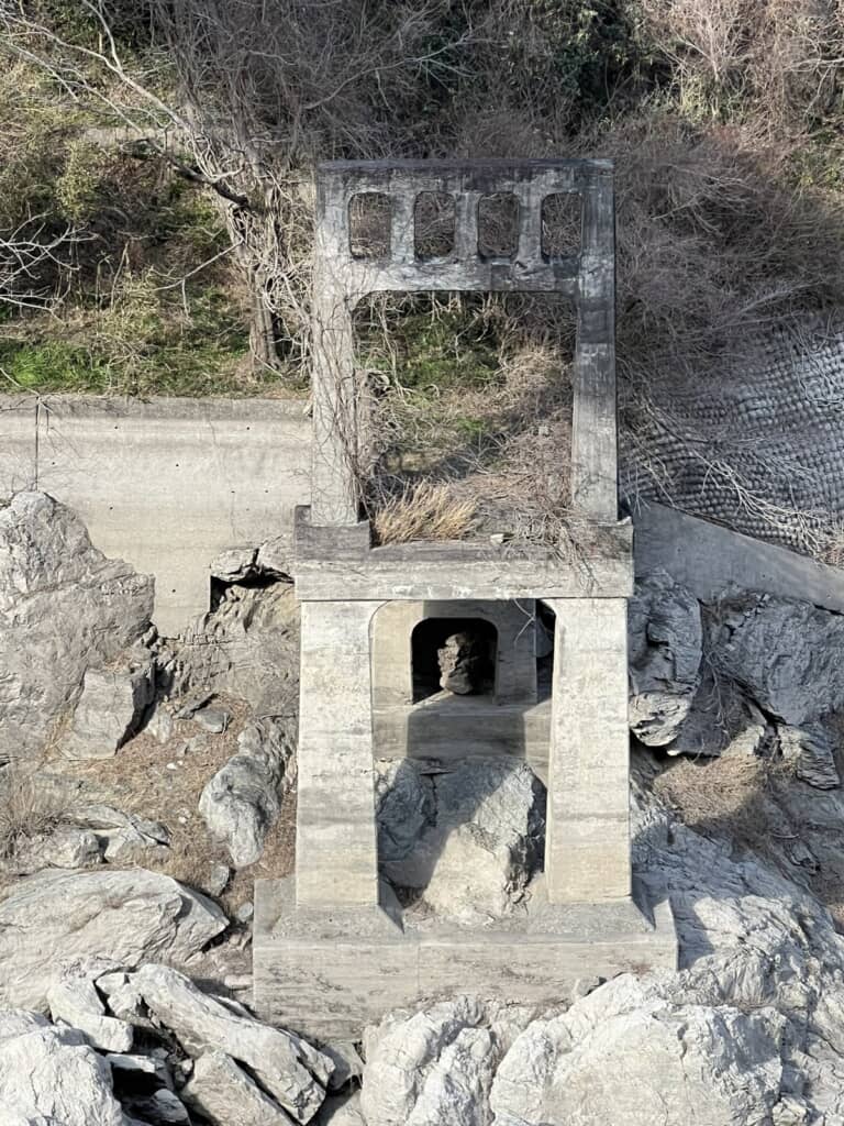 旧道につながっていた橋脚