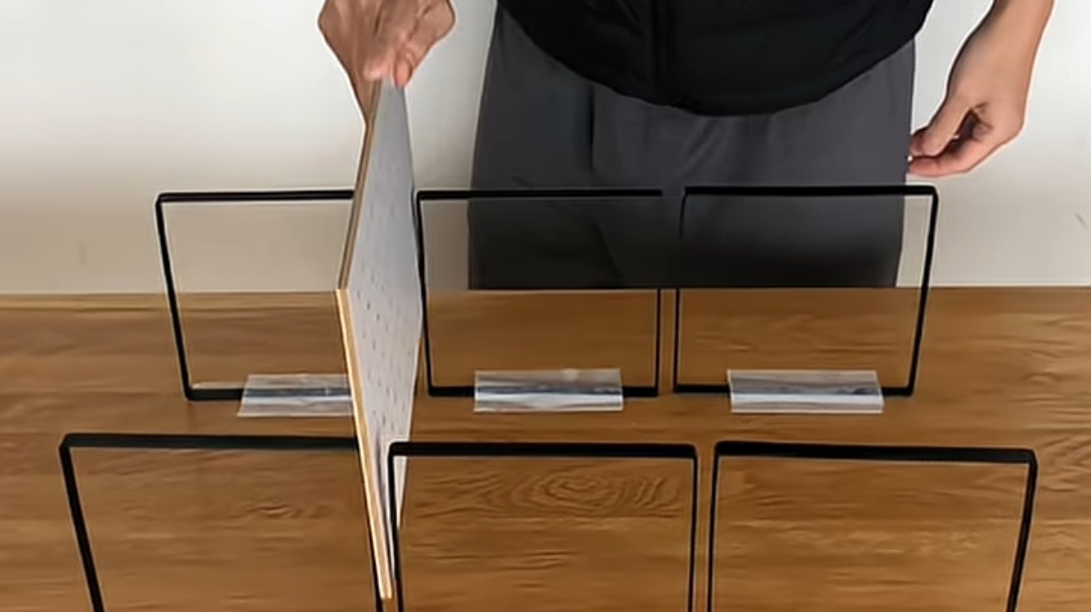 セリアのブラケットとボードを重ねていくだけで……99万再生されたまさかの完成品に「めちゃくちゃいいアイデア」「最高」（1/3） | リフォーム・リノベーション・DIY ねとらぼ