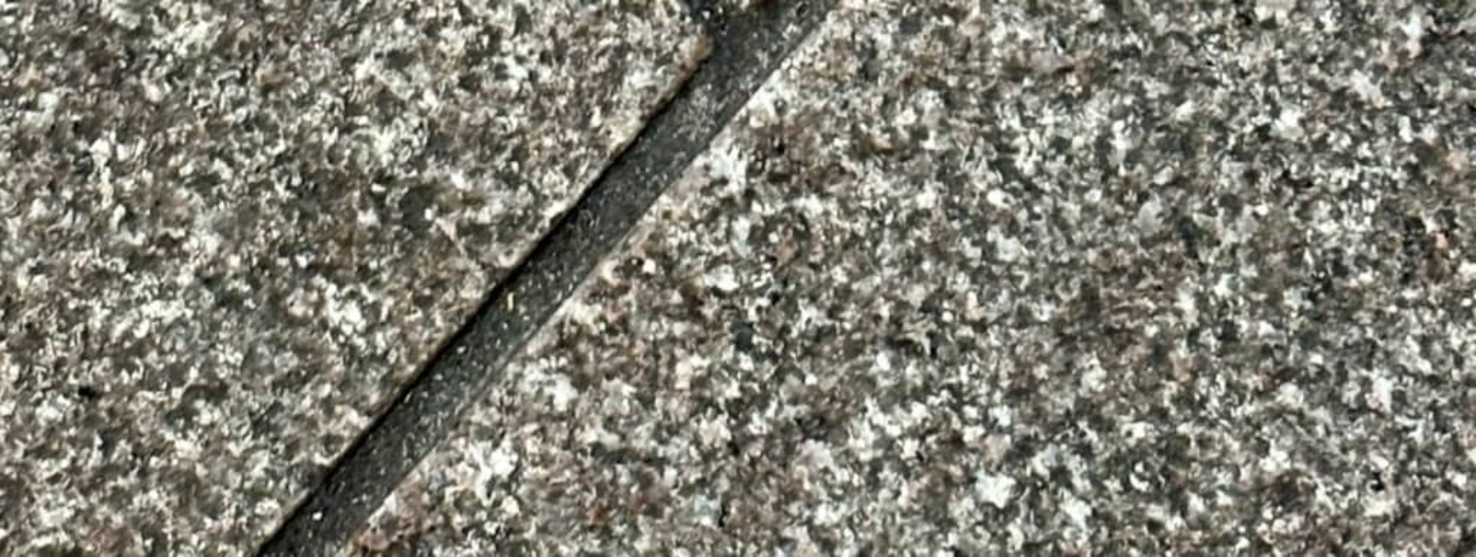 「これ考えた人、誰！？」京都の路面をよく見ると……　足元の“ちいさな仕掛け”に反響「日本で1番好き」（1/3） | ライフスタイル ねとらぼ