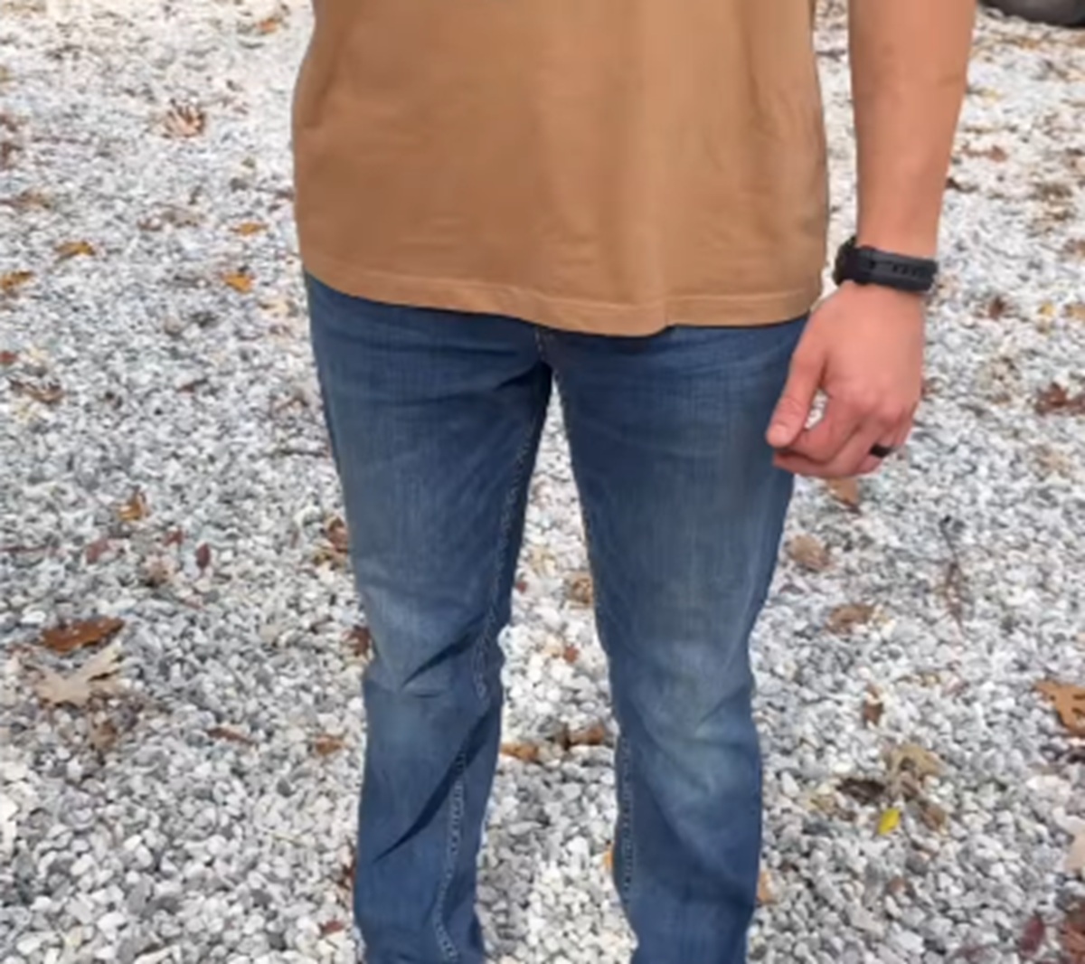 晴れの日も雪の日も、いつも妻が夫の足元を見ると……まさかの姿が940万再生「うわあああ！マジで？」「衝撃だった」【海外】（1/3） | ライフスタイル ねとらぼ