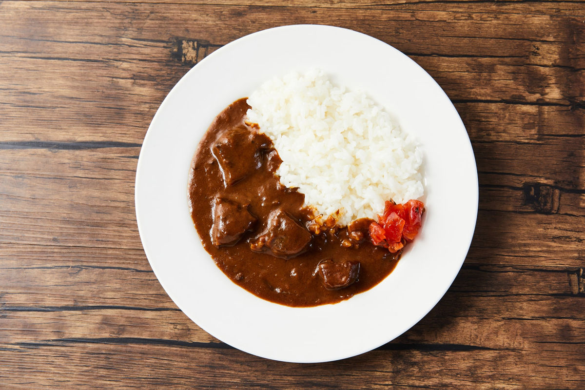 「カレー作るの辞めたほどうまい」 レトルトとは思えないうまさの“レトルトカレー”上位に「具材がゴロゴロしてる」「価格と味のバランスが非常にいい」の声(1/3) | カレー ねとらぼリサーチ
