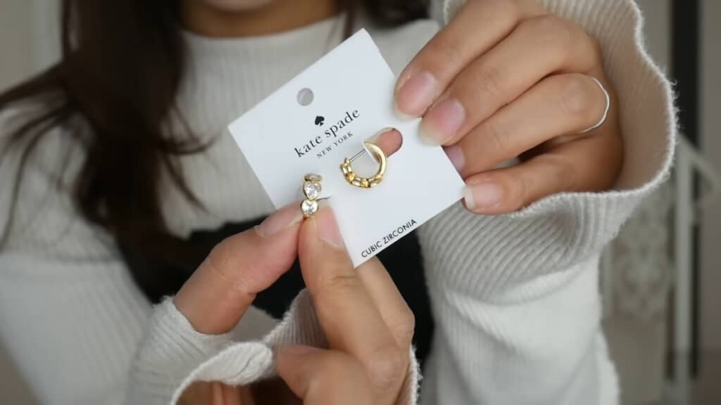 小さなハートのピアス