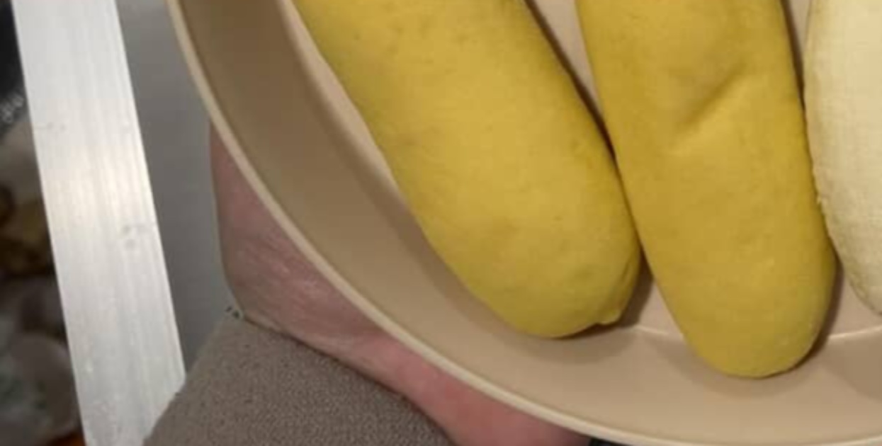 2歳息子のママ、用意した朝ご飯をふと見ると……「棒ばっかで不味そう、ごめん笑」　まさかの光景に「ええんです!!!」「美味しいものばっかりやん」（1/3） | 育児 ねとらぼ