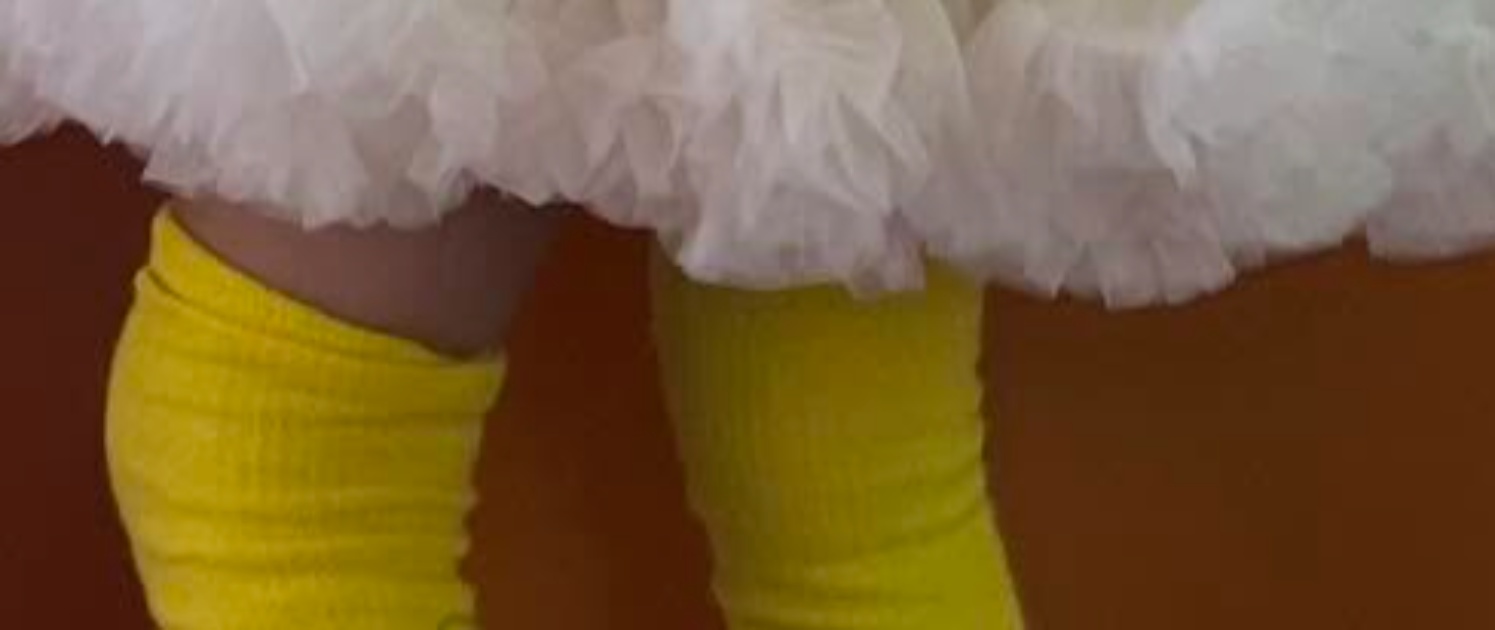 ママがディズニーホテルで娘を撮影→三姉妹が並んだ姿は……「なんてこった」「チョイス最高」「憧れます」（1/3） | ディズニー ねとらぼ