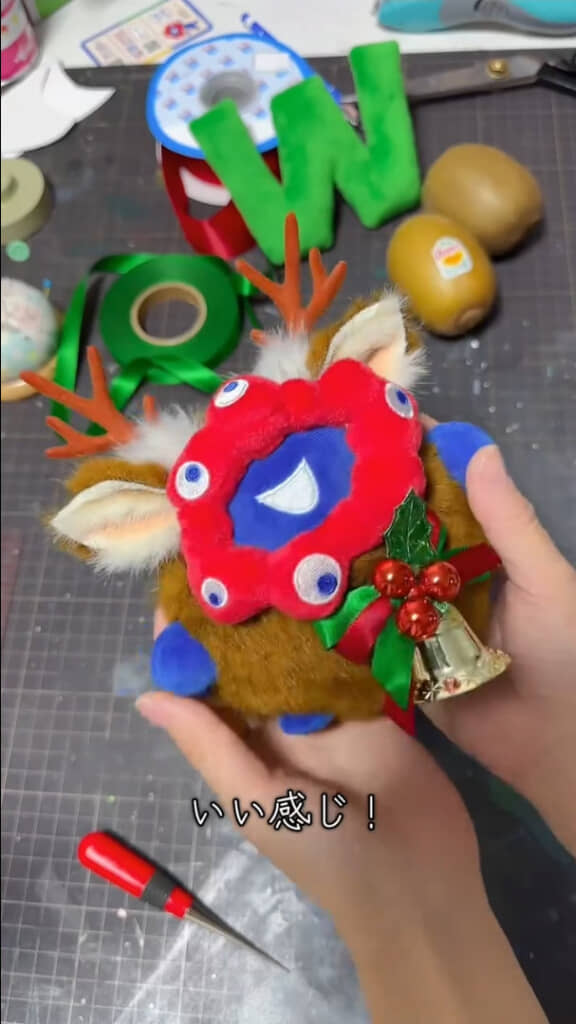 トナカイ着ぐるみを着たミャクミャク